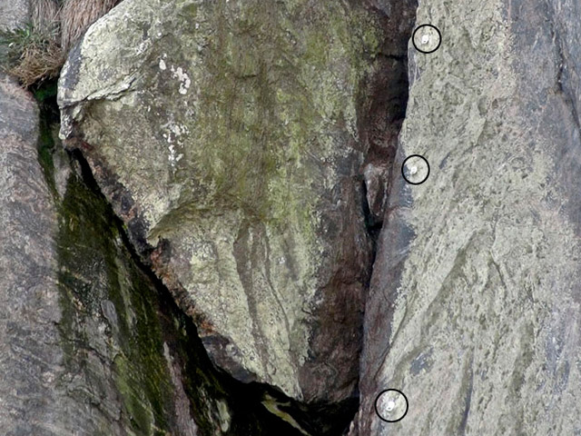 Pedra entalada � um dos trechos mais t�cnicos protegidos por 3 cantoneiras e possibilidade do uso de alguns m�veis. Foto: Al&ecirc; Silva