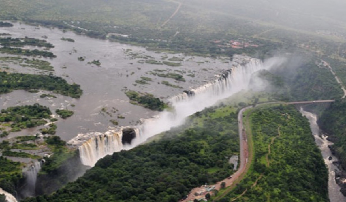 Cataratas e deserto