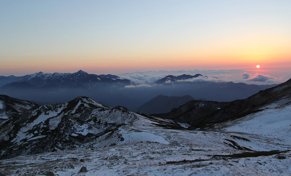 O pôr do sol de tirar o fôlego no abrigo de montanha Hakuba Sanso. Foto: Fabiana Atallah