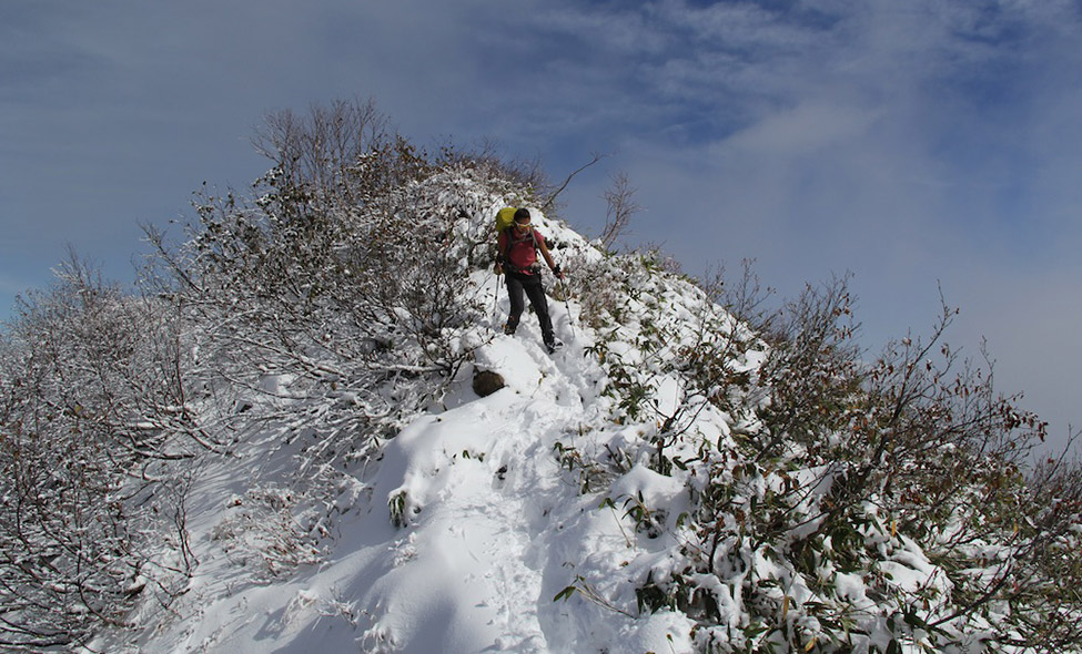 Início do segundo trek, após a passagem de um fortíssimo tufão que encheu as montanhas de neve. Foto: Manoel Morgado