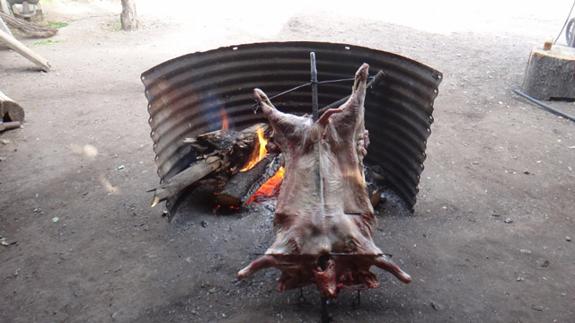 Un tipico asado patagonico " Foto: Guilherme Cavallari