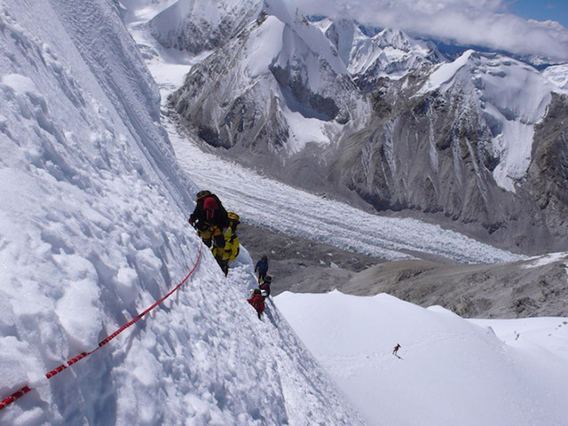 As cordas fixas no Cho Oyu. Foto: Divulgaï¿½ï¿½o