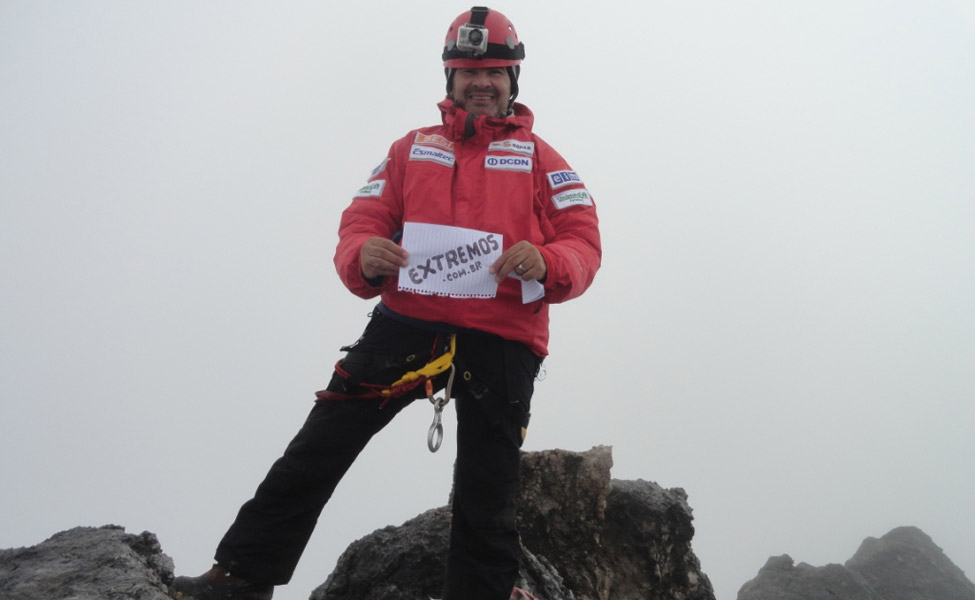 Extremos no cume do Carstensz