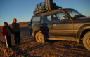 Terceiro dia sem banho, para piorar a volta de Uyuni a San Pedro do Atacama o pneu de nosso 4x4 furou e fomos obrigados a retornar a Uyuni para trocar o estepe, a noite mais angustiante e fria de toda a viagem.