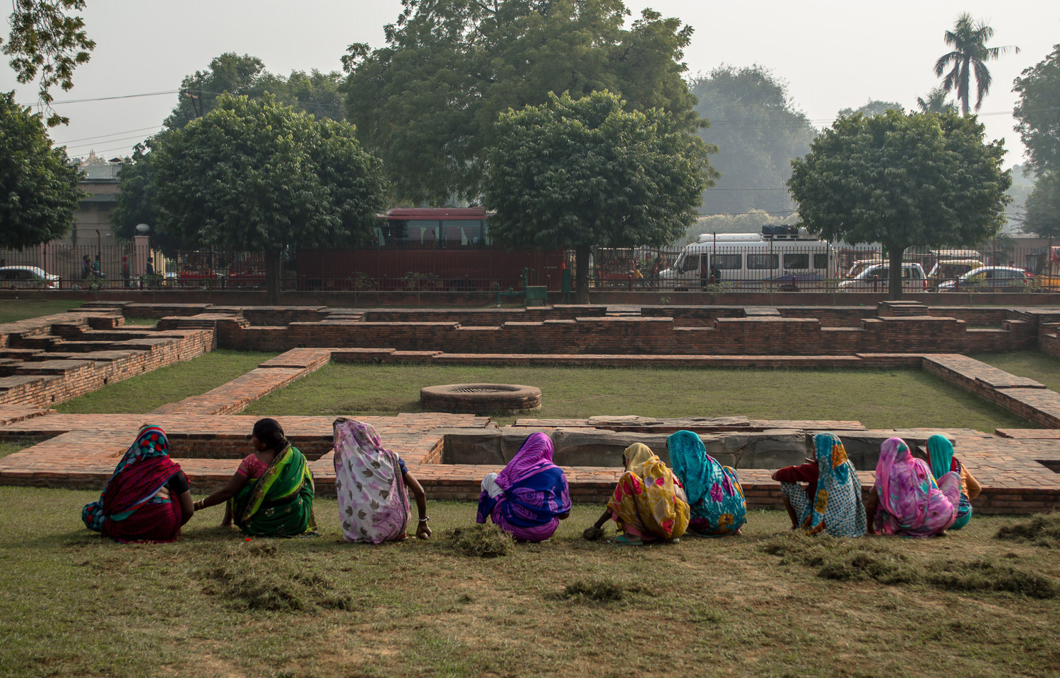 Mulheres trabalhando em Sarnath.