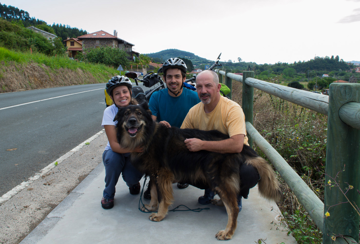 Juan e seu cão lindão.