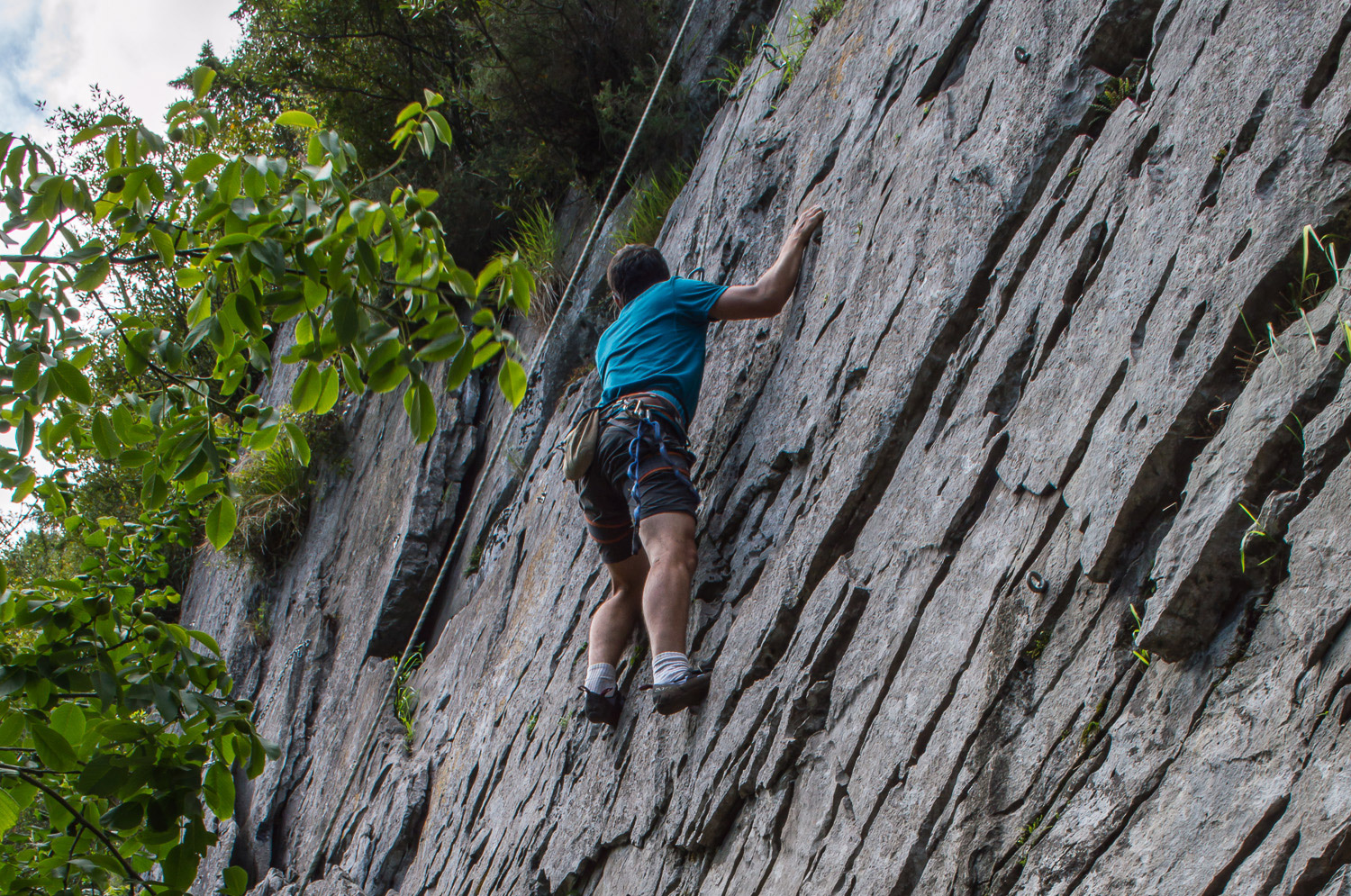 Diante da subida extrema, ainda tinha energia para dar uma escalada.