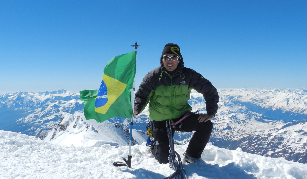 Apresentação do projeto "No topo do Mundo"