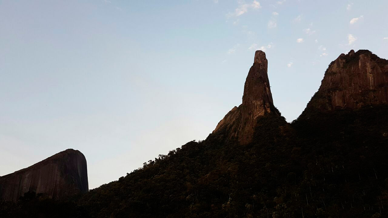 O Dedo de Deus, uma das escaladas clássicas no Brasil.