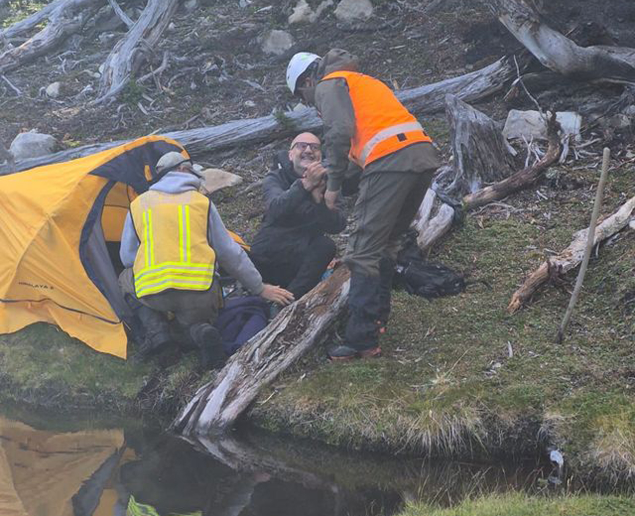 Cabana de Emergência no topo do Golden Ears. Foto: Carlos Lazarini