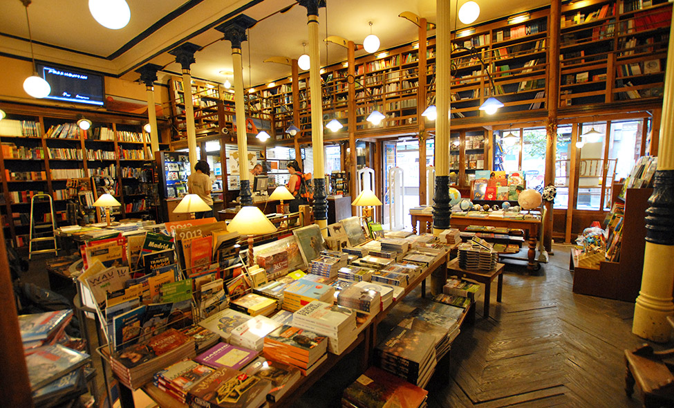 Visitamos A Libreria Desnivel Em Madrid 9798