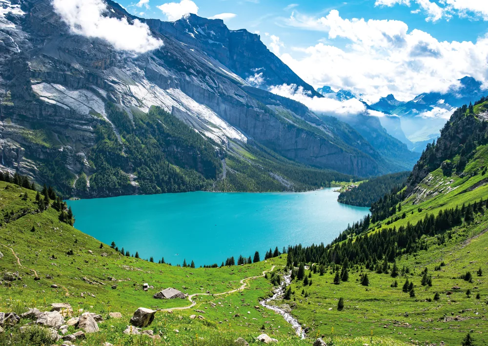 Região de Kandersteg · as águas do Oeschinensee
