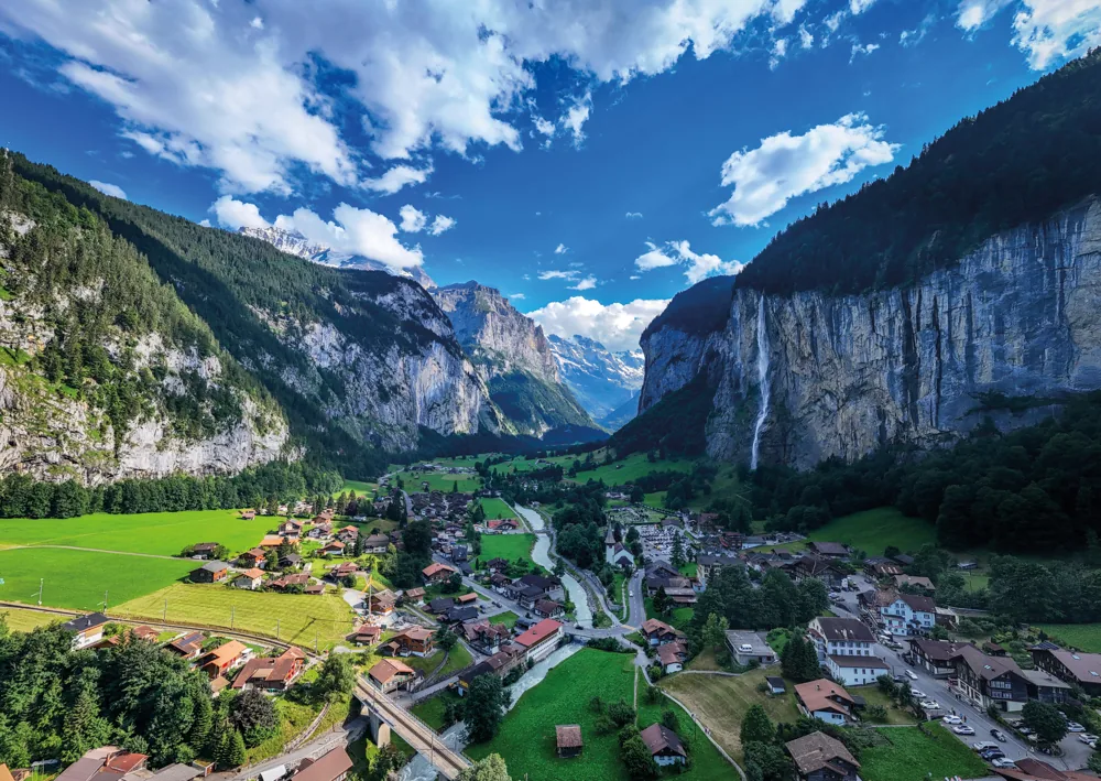 Lauterbrunnen · o vale entre paredões e cascatas